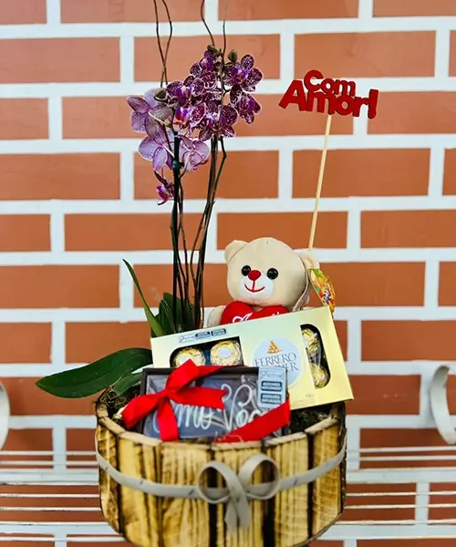 Cesta com orquídea