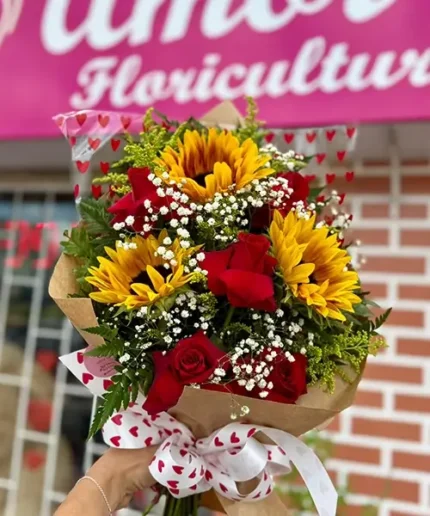 Buquê Rosas e Girassóis